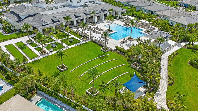 10109 Driftwood Way, Palm Beach Gardens, FL 33412