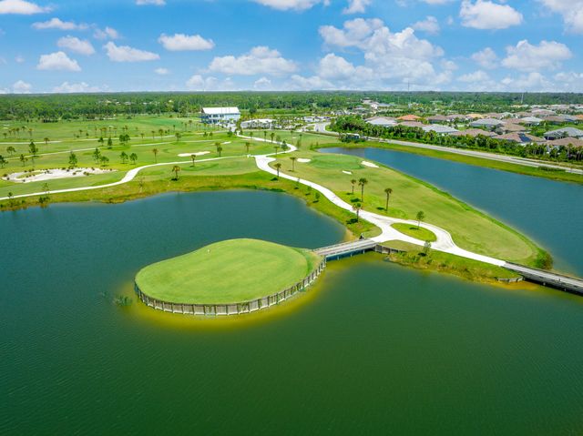 10109 Driftwood Way, Palm Beach Gardens, FL 33412