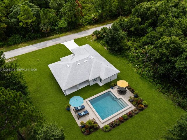 516 DAYTON AVE, Lehigh Acres, FL 33972