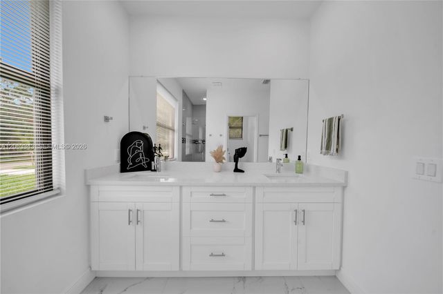 516 DAYTON AVE, Lehigh Acres, FL 33972