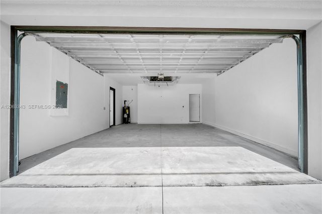 516 DAYTON AVE, Lehigh Acres, FL 33972