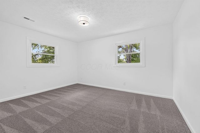 218 Blacks Road SW, Pataskala, OH 43062