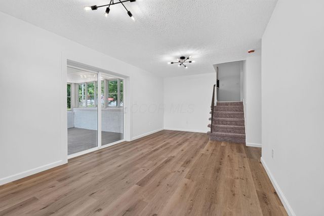 218 Blacks Road SW, Pataskala, OH 43062