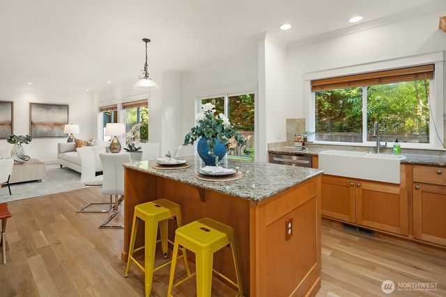 16137 Northup Way, Bellevue, WA 98008