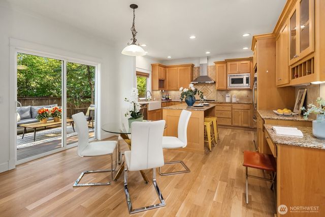 16137 Northup Way, Bellevue, WA 98008