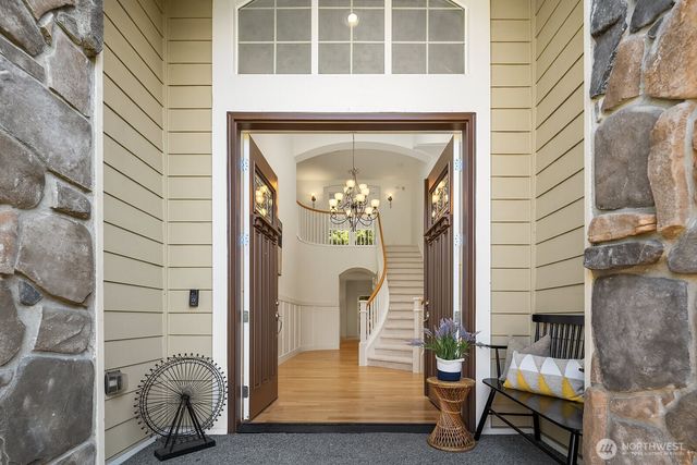 16137 Northup Way, Bellevue, WA 98008