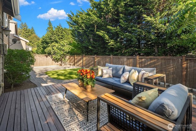 16137 Northup Way, Bellevue, WA 98008