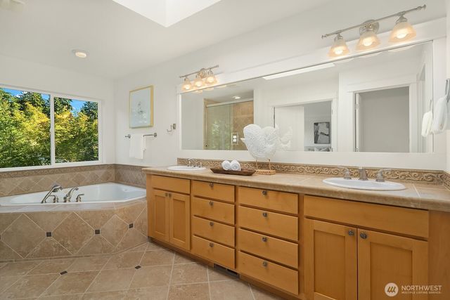 16137 Northup Way, Bellevue, WA 98008