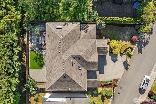 16137 Northup Way, Bellevue, WA 98008