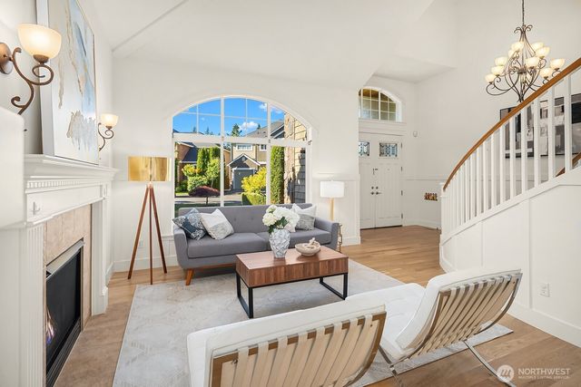 16137 Northup Way, Bellevue, WA 98008