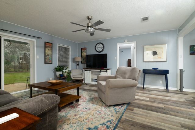 6020 Harrison Way, Watauga, TX 76148