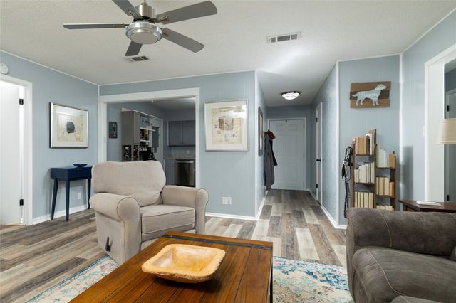 6020 Harrison Way, Watauga, TX 76148