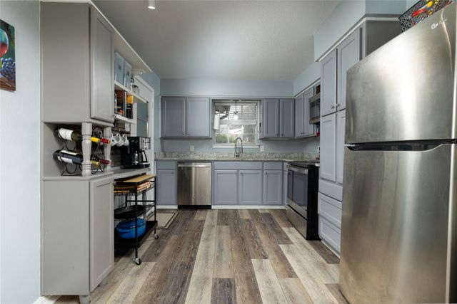 6020 Harrison Way, Watauga, TX 76148