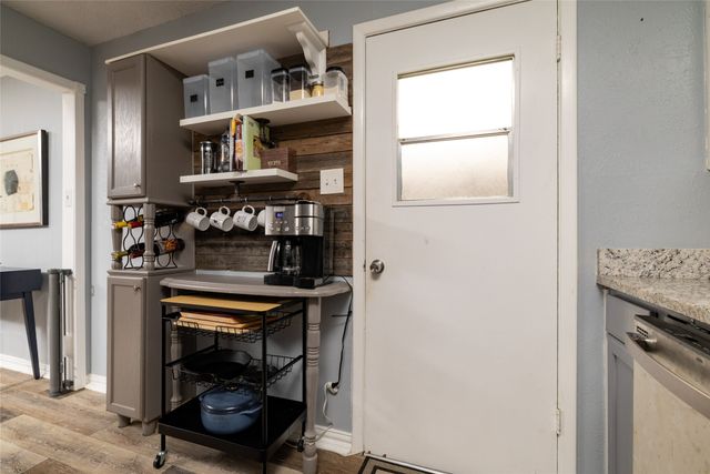 6020 Harrison Way, Watauga, TX 76148