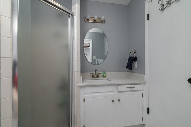 6020 Harrison Way, Watauga, TX 76148