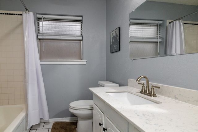 6020 Harrison Way, Watauga, TX 76148