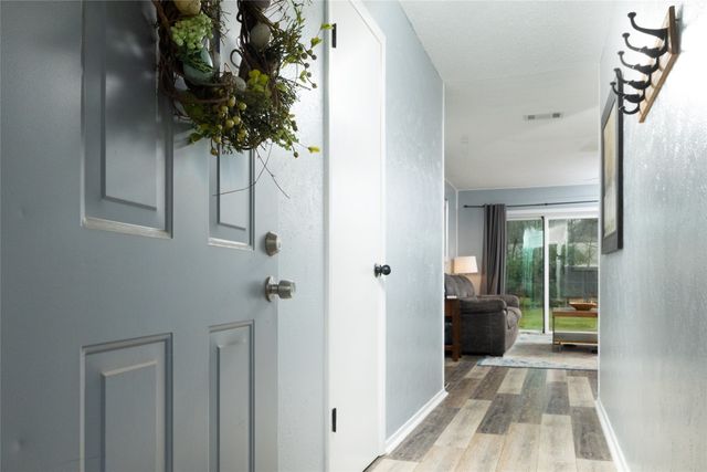 6020 Harrison Way, Watauga, TX 76148