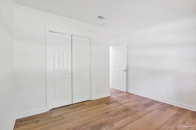 5745 Avenida Robledal, Pensacola, FL 32504