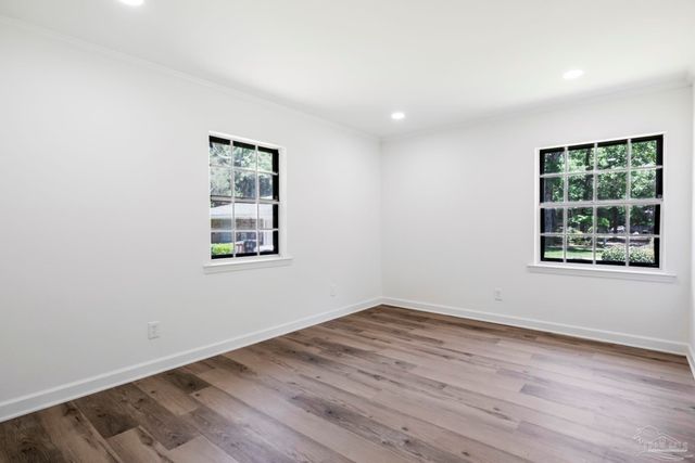 5745 Avenida Robledal, Pensacola, FL 32504