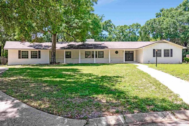5745 Avenida Robledal, Pensacola, FL 32504