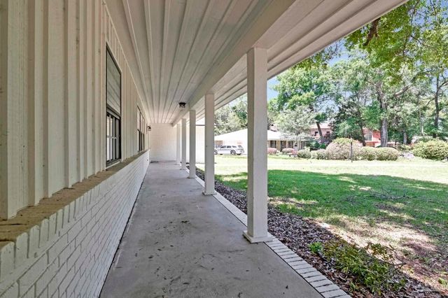 5745 Avenida Robledal, Pensacola, FL 32504