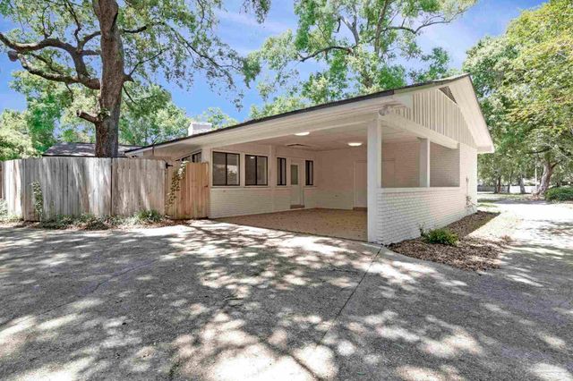 5745 Avenida Robledal, Pensacola, FL 32504