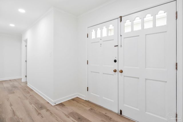 5745 Avenida Robledal, Pensacola, FL 32504