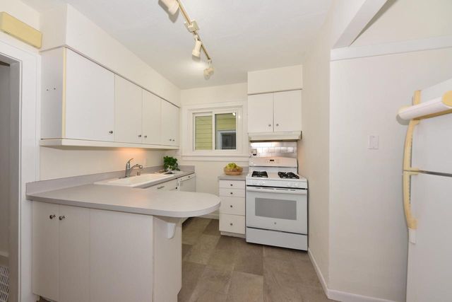 2108 E Jarvis STREET, Shorewood, WI 53211