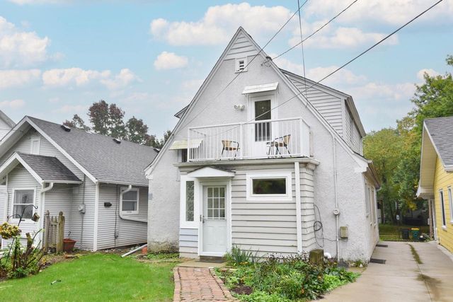 2108 E Jarvis STREET, Shorewood, WI 53211