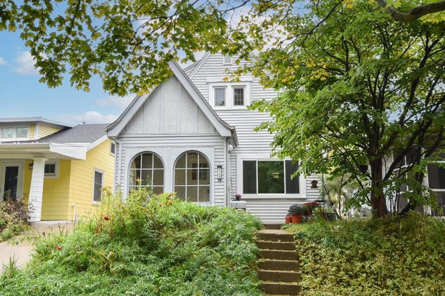 2108 E Jarvis STREET, Shorewood, WI 53211