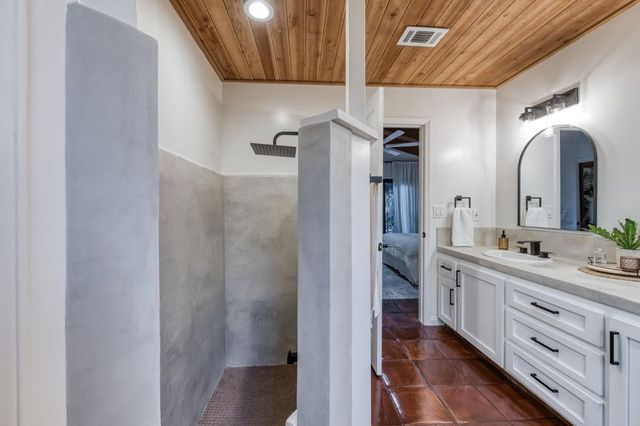 3646 W Spruce Avenue, Fresno, CA 93711