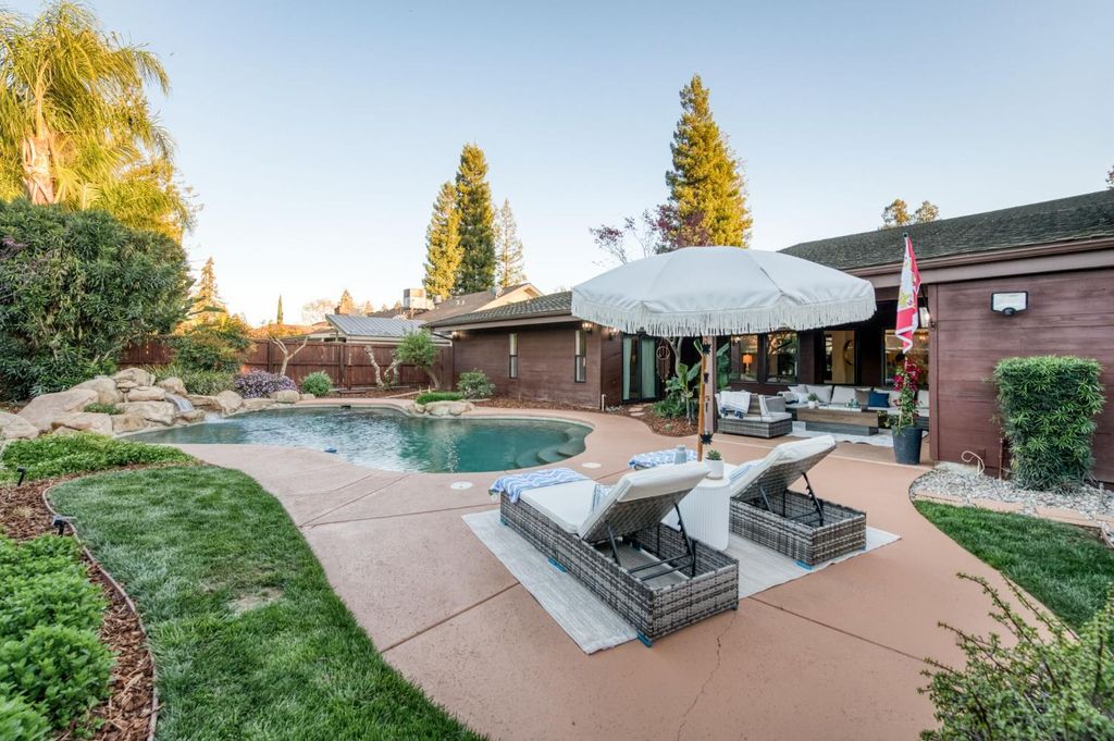 Image 10 of property listing at 3646 W Spruce Avenue, Fresno, CA 93711