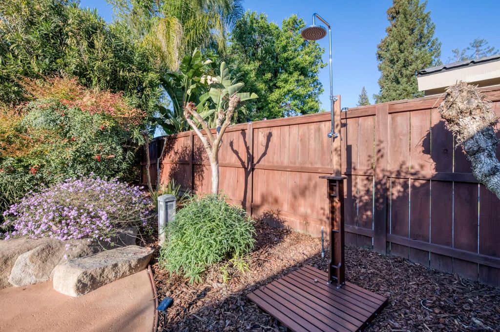 Image 13 of property listing at 3646 W Spruce Avenue, Fresno, CA 93711