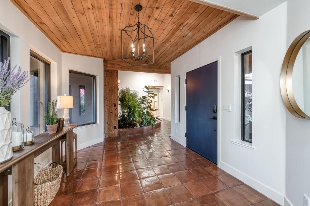 Image 17 of property listing at 3646 W Spruce Avenue, Fresno, CA 93711