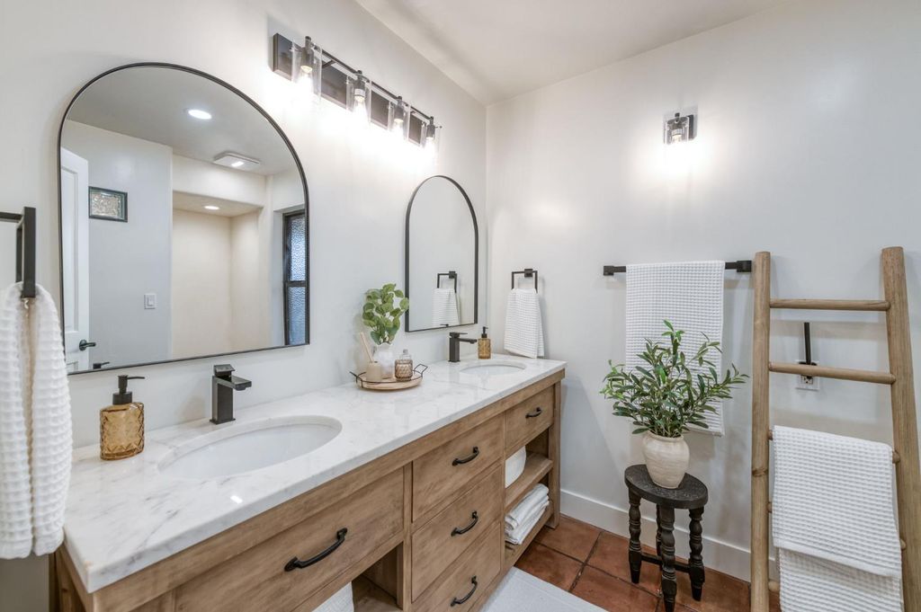 Image 33 of property listing at 3646 W Spruce Avenue, Fresno, CA 93711