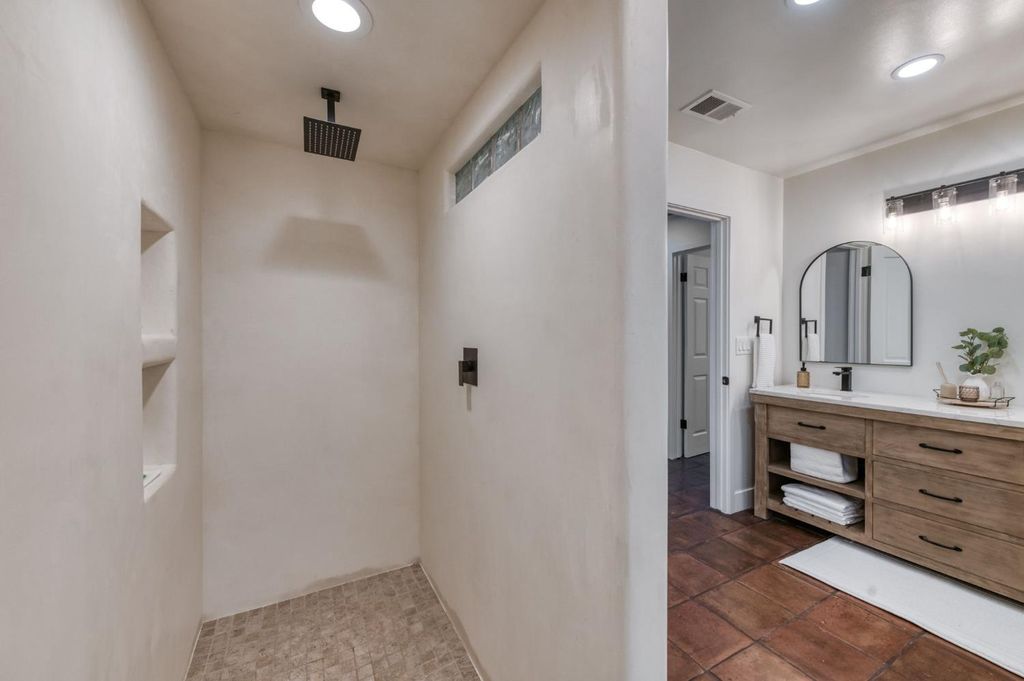 Image 34 of property listing at 3646 W Spruce Avenue, Fresno, CA 93711