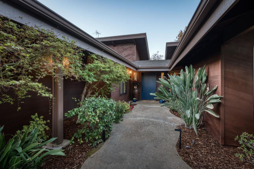 Image 42 of property listing at 3646 W Spruce Avenue, Fresno, CA 93711