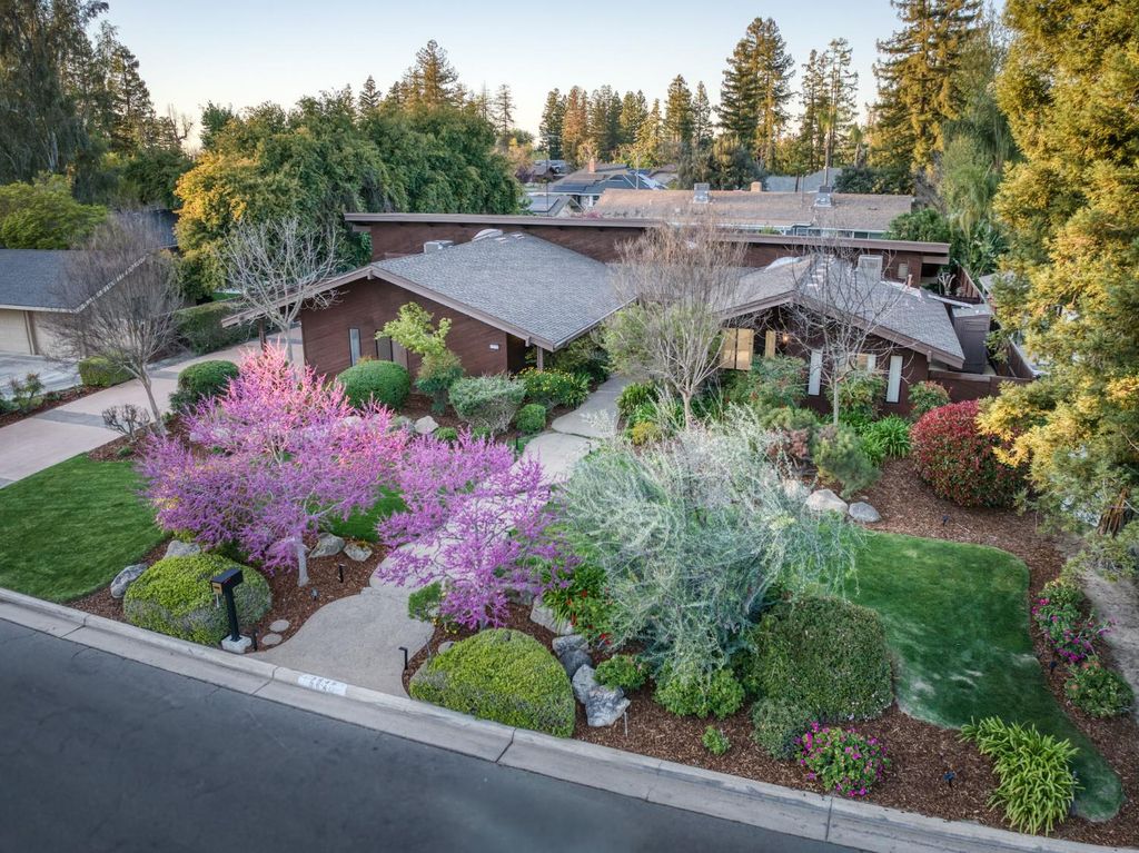 Image 61 of property listing at 3646 W Spruce Avenue, Fresno, CA 93711