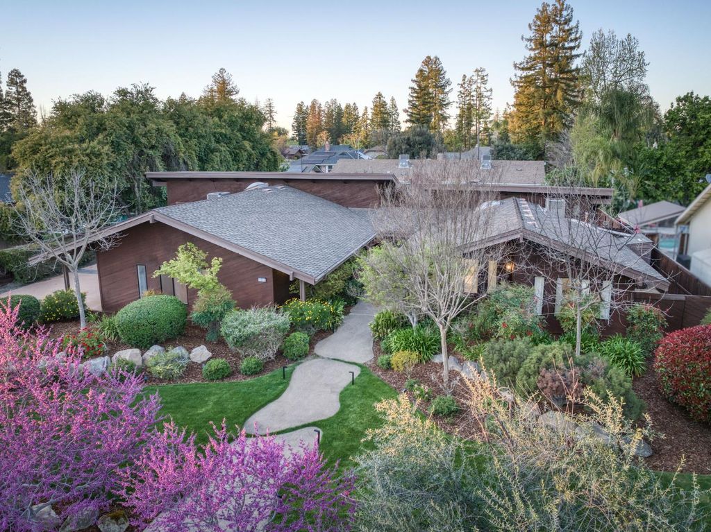 Image 63 of property listing at 3646 W Spruce Avenue, Fresno, CA 93711