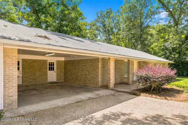 402 W Main Street, Raymond, MS 39154