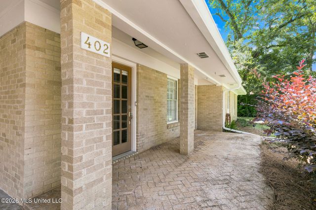 402 W Main Street, Raymond, MS 39154