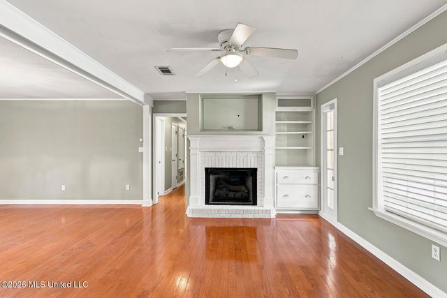 402 W Main Street, Raymond, MS 39154