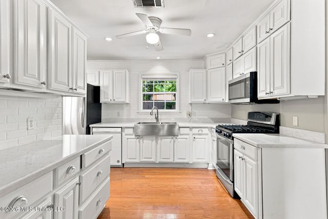 402 W Main Street, Raymond, MS 39154
