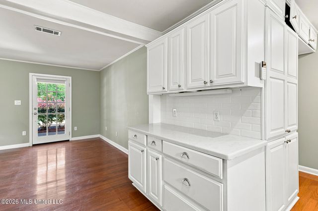 402 W Main Street, Raymond, MS 39154