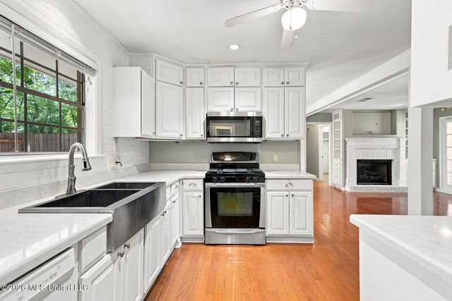 402 W Main Street, Raymond, MS 39154