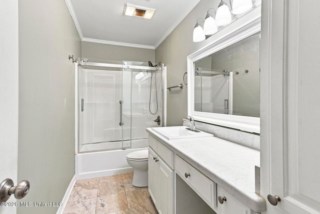 402 W Main Street, Raymond, MS 39154
