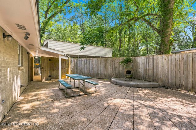 402 W Main Street, Raymond, MS 39154
