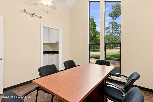 402 W Main Street, Raymond, MS 39154