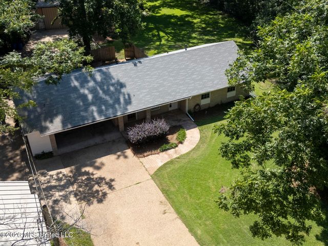 402 W Main Street, Raymond, MS 39154