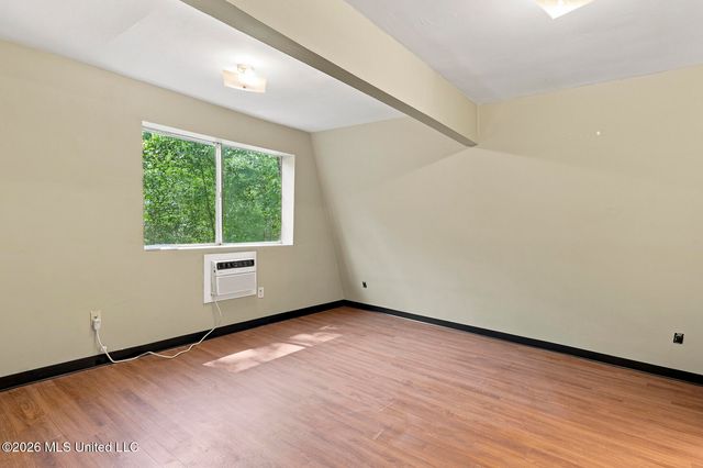 402 W Main Street, Raymond, MS 39154